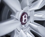 高級外車の「ベントレー」　2016年モデルの車両価格を発表